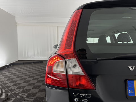 Volvo V70 1.6 T4 Limited Edition Aut. *LEATHER | XENON | NAVI-FULLMAP | HEATED-COMFORTSEATS | ECC | PDC | CRUISE | 17''ALU*