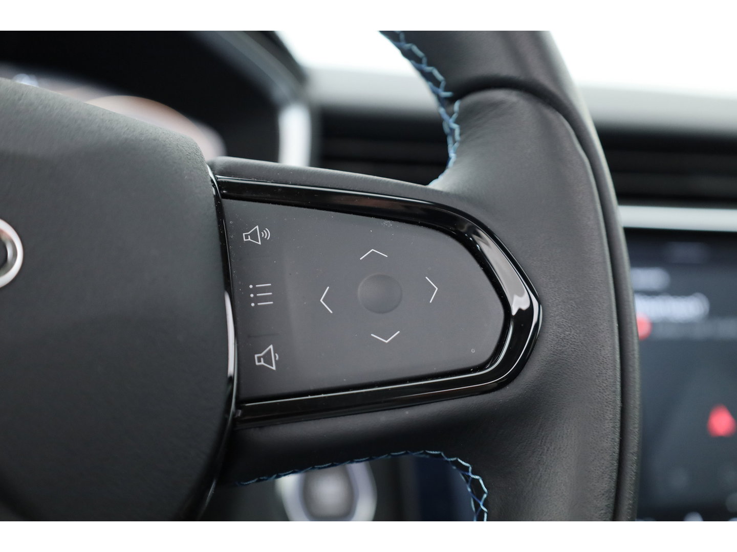 Lynk & Co 01 1.5 | Pano | Adapt. Cruise | Apple CarPlay & Android Auto | Infinity | 360cam | Stoelverw. | Memory