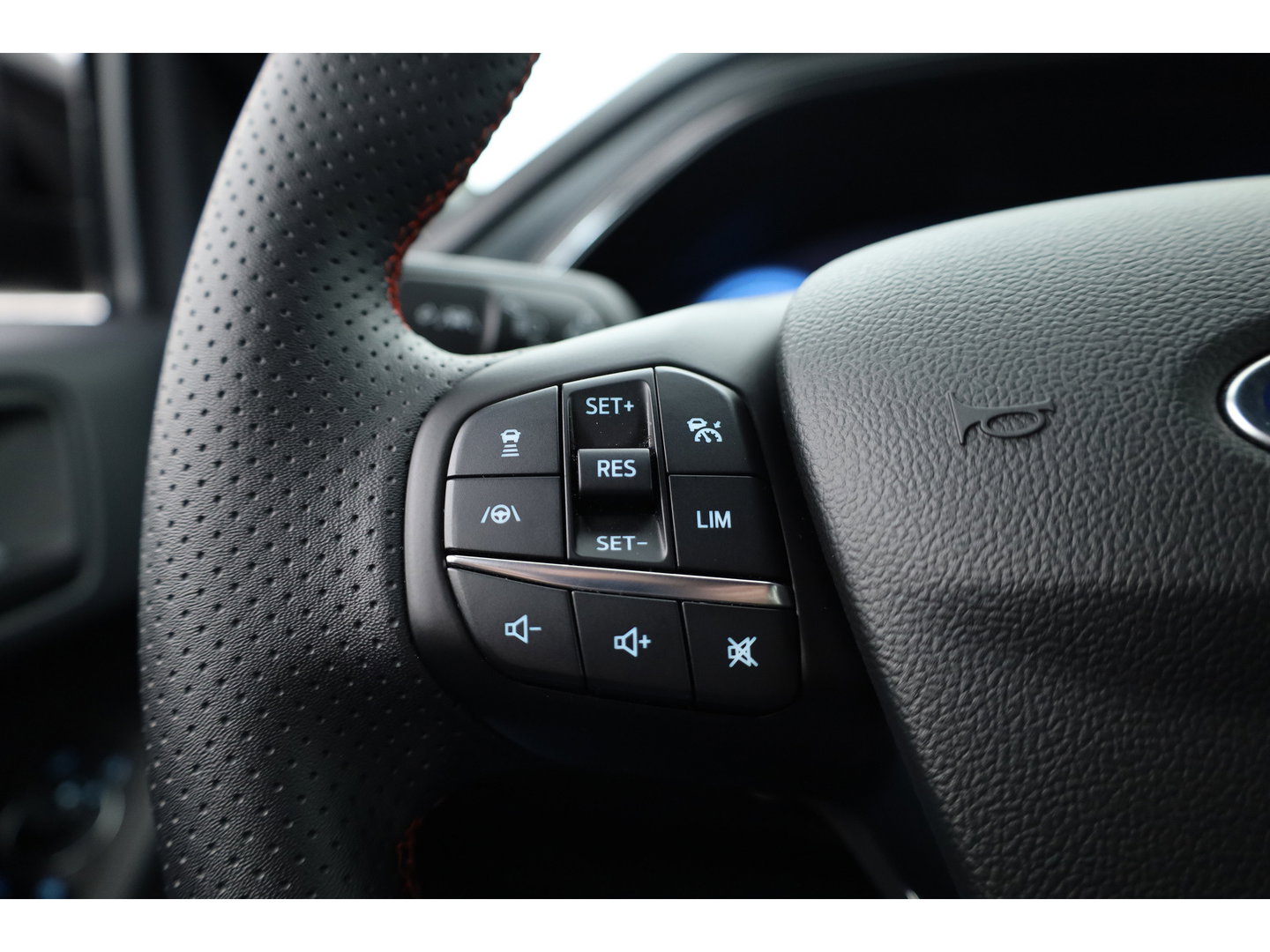 Ford FOCUS Wagon 1.0 EcoBoost Hybrid ST Line X | Dig. Cockpit | Winter Pack | Trekhaak | Adapt. Cruise | Camera | B&O | CarPlay | Keyless