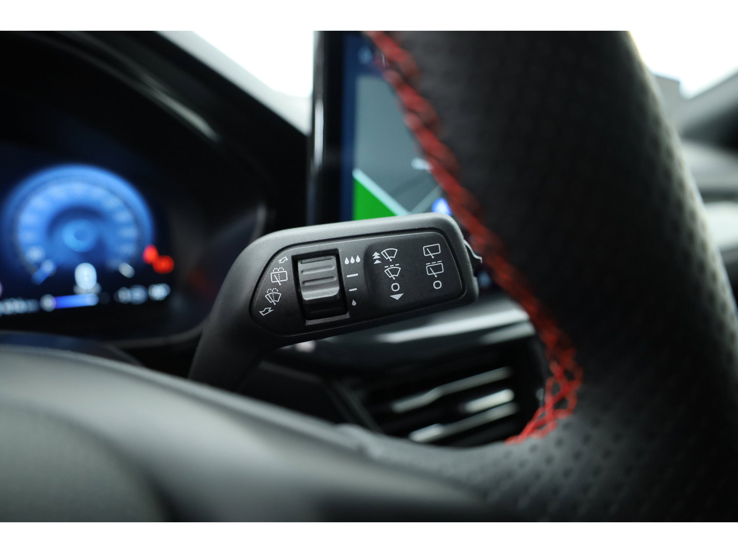 Ford FOCUS Wagon 1.0 EcoBoost Hybrid ST Line X | Dig. Cockpit | Winter Pack | Trekhaak | Adapt. Cruise | Camera | B&O | CarPlay | Keyless