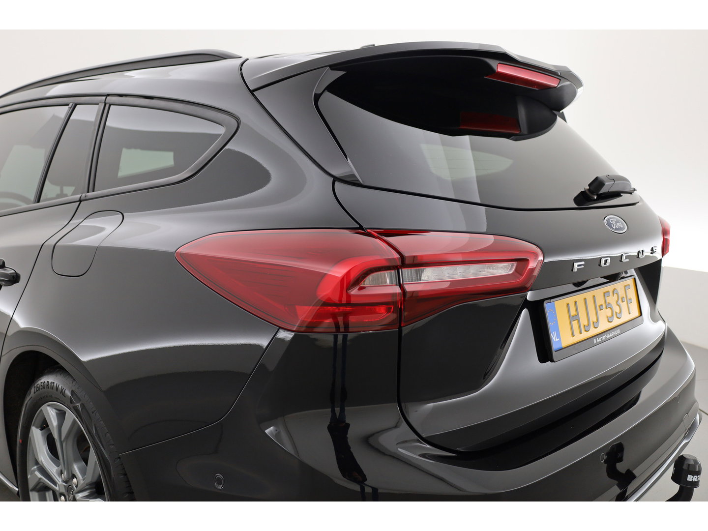 Ford FOCUS Wagon 1.0 EcoBoost Hybrid ST Line X | Dig. Cockpit | Winter Pack | Trekhaak | Adapt. Cruise | Camera | B&O | CarPlay | Keyless