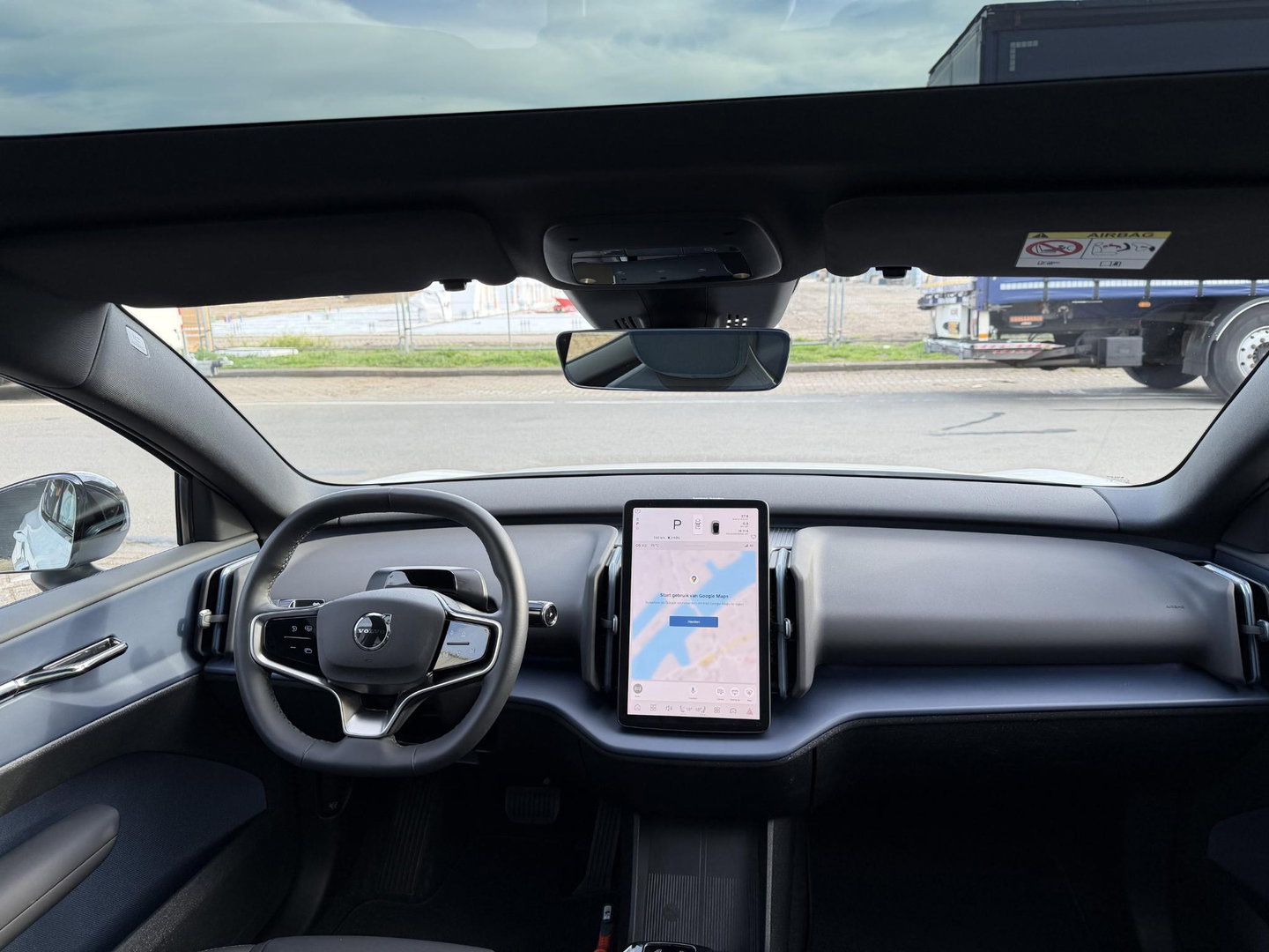 Volvo EX30 Twin Motor Performance Ultra 69 kWh trekhaak