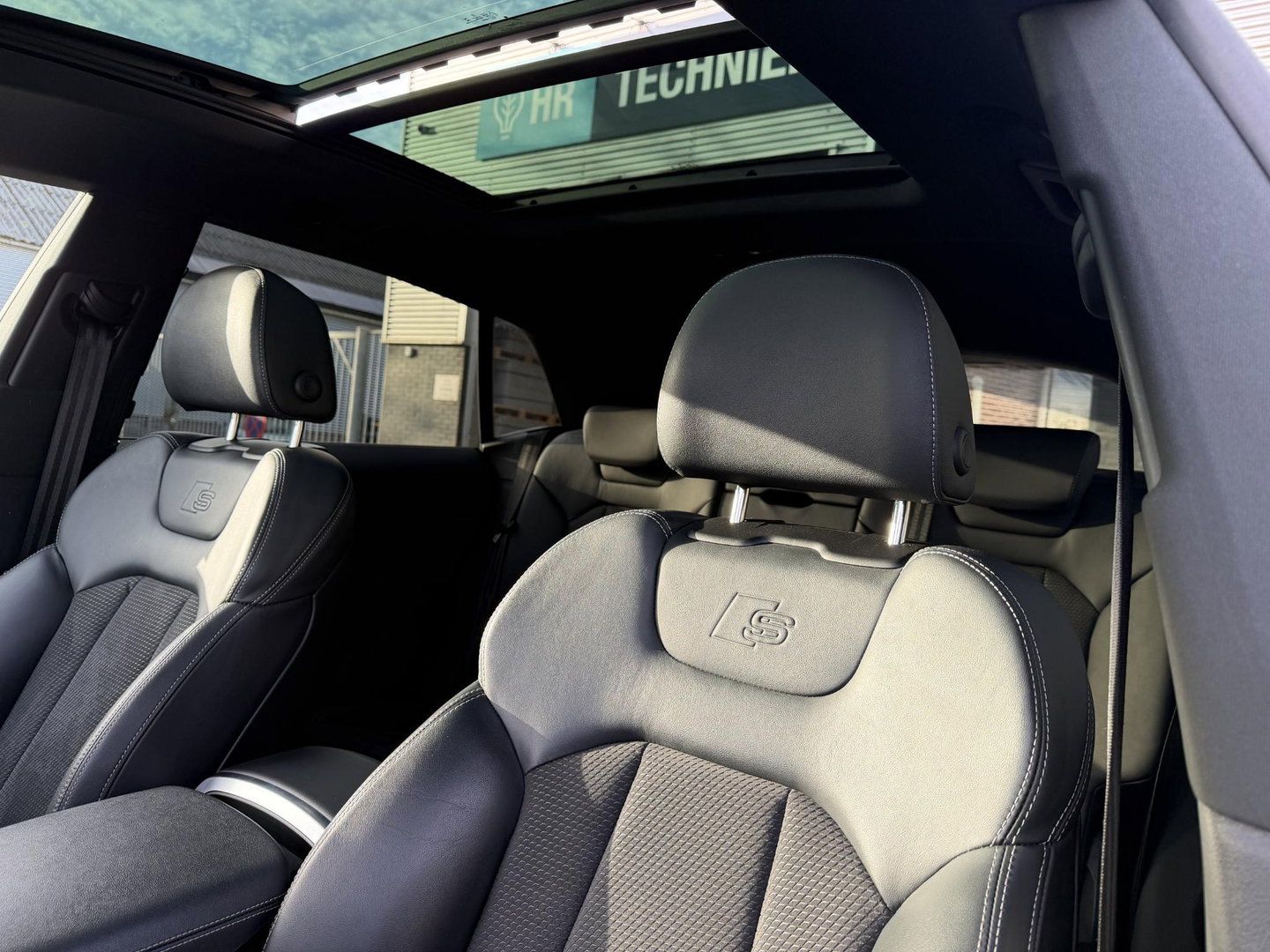 Audi Q8 55 TFSI e quattro Pro Line S-Line interieur l Luchtvering l Trekhaak l