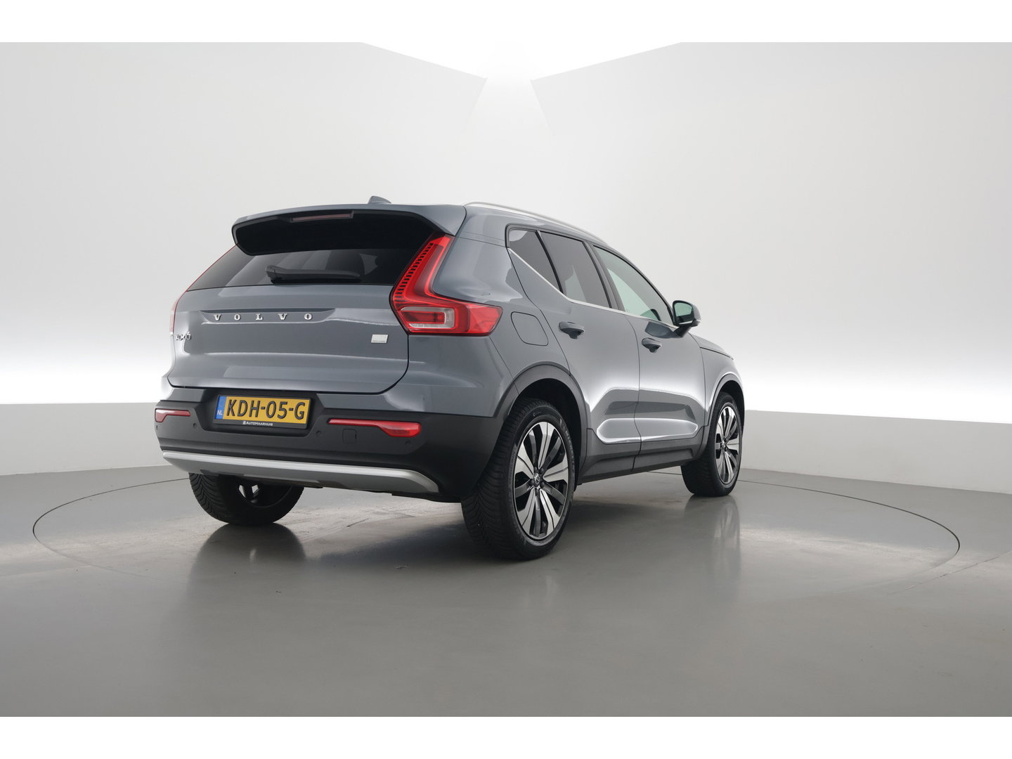 Volvo XC40 1.5 T5 Recharge Inscription | SOH 94.4% | Adapt. Cruise | Apple CarPlay & Android Auto | Camera | Stoelverw.
