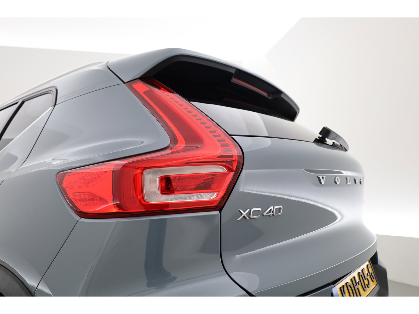 Volvo XC40 1.5 T5 Recharge Inscription | SOH 94.4% | Adapt. Cruise | Apple CarPlay & Android Auto | Camera | Stoelverw.