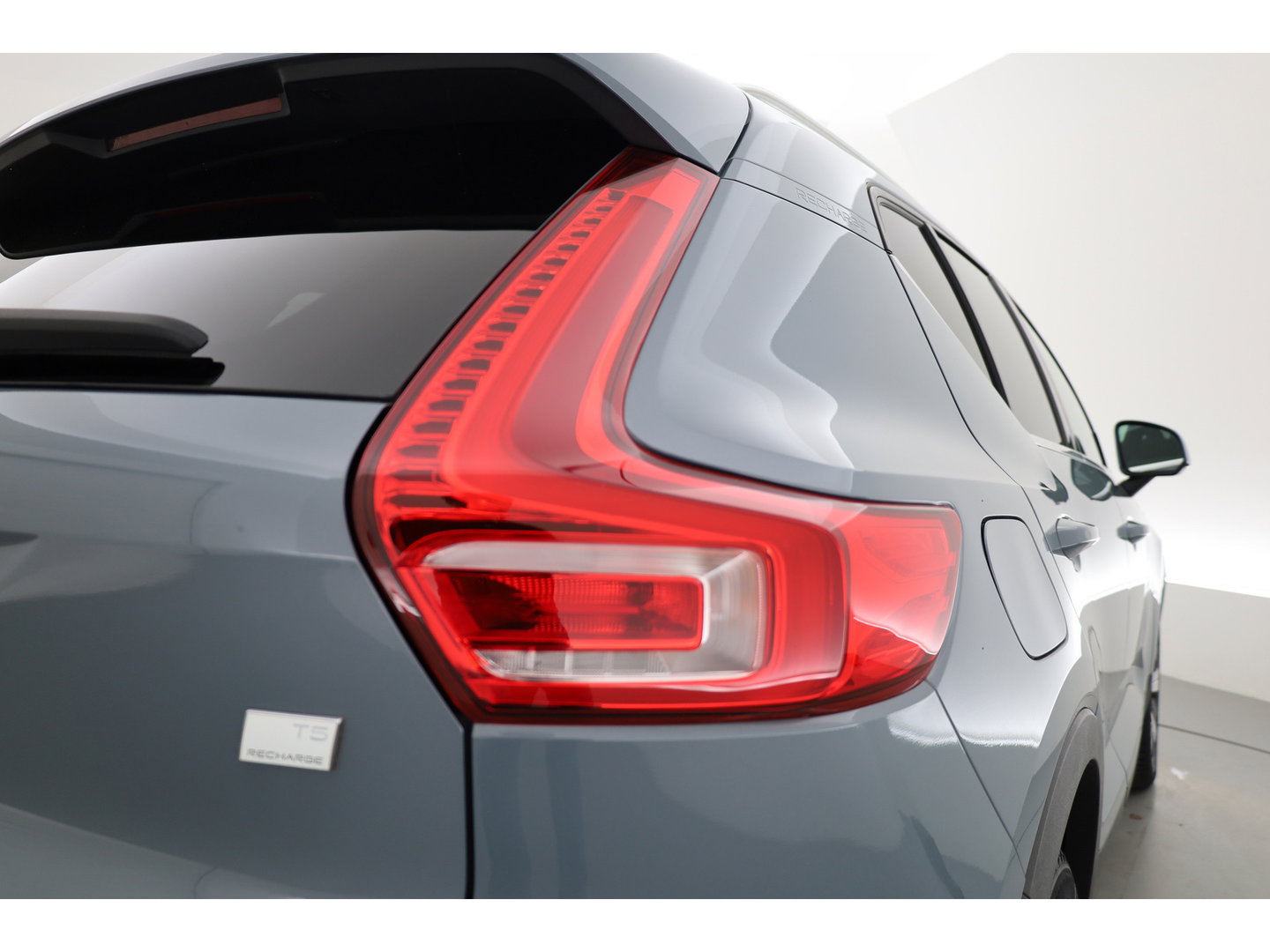 Volvo XC40 1.5 T5 Recharge Inscription | SOH 94.4% | Adapt. Cruise | Apple CarPlay & Android Auto | Camera | Stoelverw.