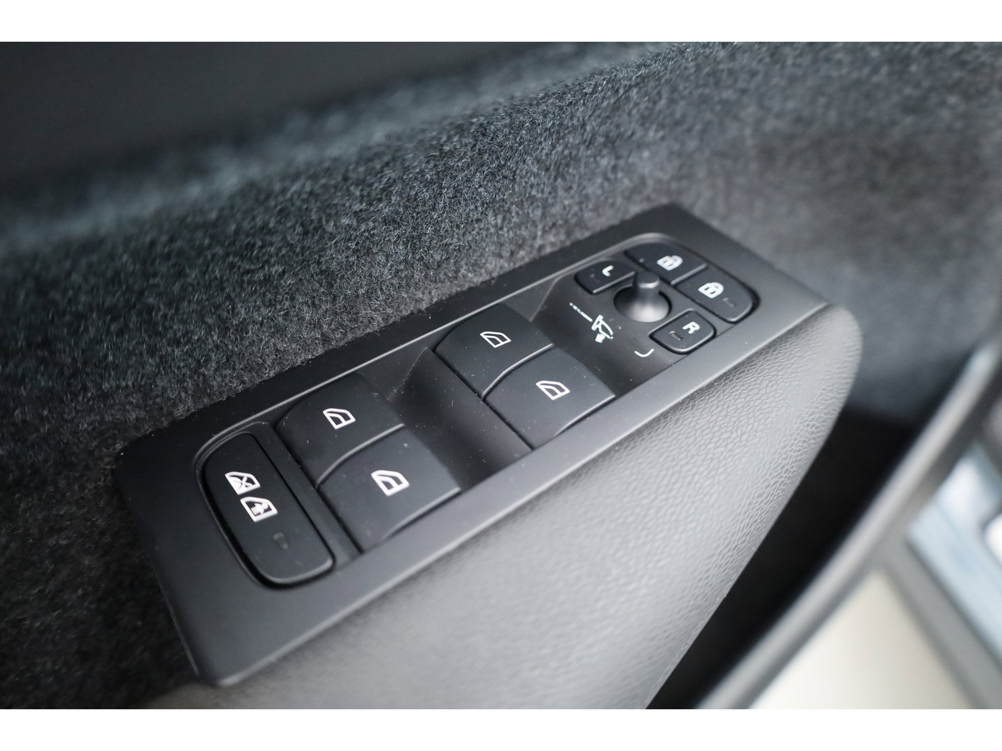 Volvo XC40 1.5 T5 Recharge Inscription | SOH 94.4% | Adapt. Cruise | Apple CarPlay & Android Auto | Camera | Stoelverw.