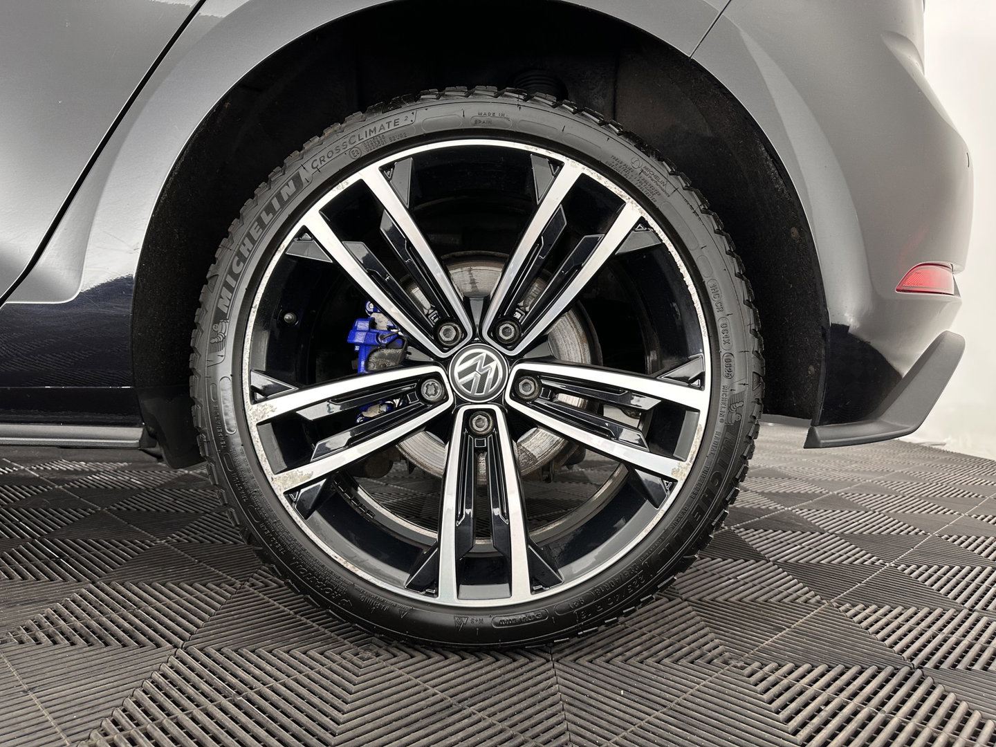 Volkswagen Golf 1.4 TSI PHEV GTE (Plug-in) (INCL-BTW) Aut. *PANO | ADAPTIVE-CRUISE | FULL-LED | DIGI-COCKPIT | BLINDSPOT | HEATED-SPORTSEATS | KEYLESS | NAVI-FULLMAP | AMBIENTLIGHT | SHIFTPADDLES | PRIVACY-GLASS | ECC | PDC | 18''ALU*