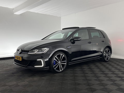 Volkswagen Golf 1.4 TSI PHEV GTE (Plug-in) (INCL-BTW) Aut. *PANO | ADAPTIVE-CRUISE | FULL-LED | DIGI-COCKPIT | BLINDSPOT | HEATED-SPORTSEATS | KEYLESS | NAVI-FULLMAP | AMBIENTLIGHT | SHIFTPADDLES | PRIVACY-GLASS | ECC | PDC | 18''ALU*
