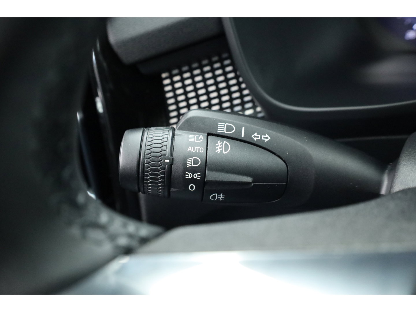 Volvo XC40 2.0 B3 Plus Dark | Pilot Assist | Memory Seat | Camera | Stoel- Stuurverw. | Apple Carplay | Google info.