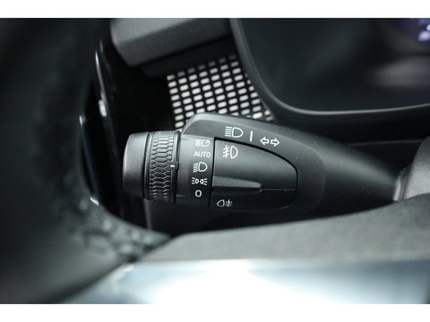 Volvo XC40 2.0 B3 Plus Dark | Pilot Assist | Memory Seat | Camera | Stoel- Stuurverw. | Apple Carplay | Google info.