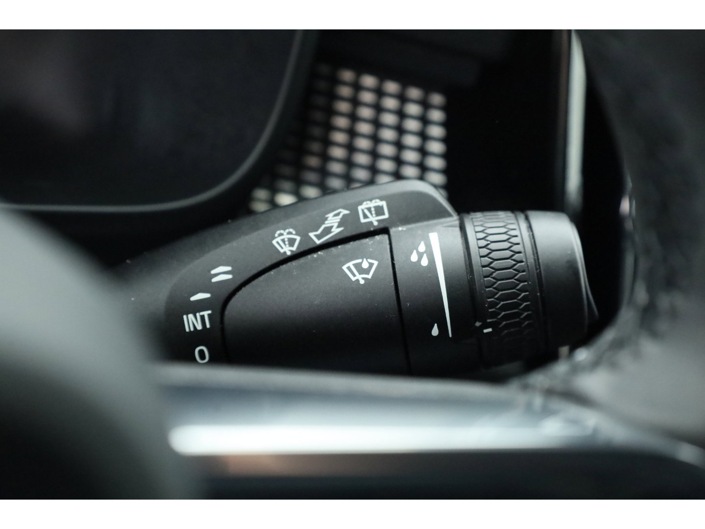 Volvo XC40 2.0 B3 Plus Dark | Pilot Assist | Memory Seat | Camera | Stoel- Stuurverw. | Apple Carplay | Google info.