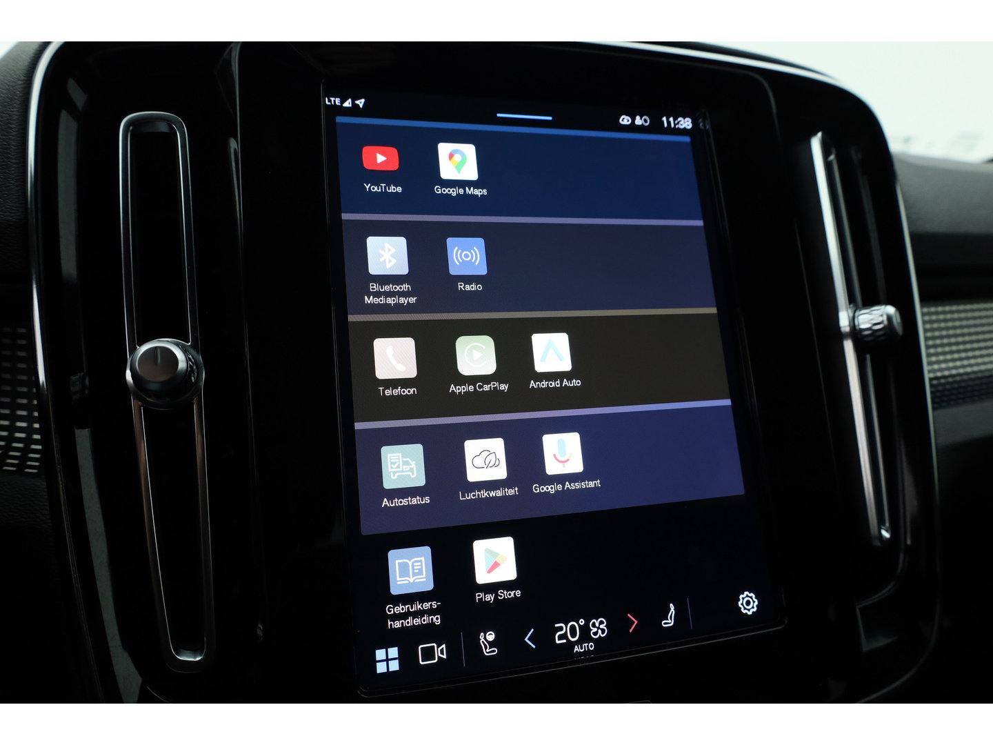 Volvo XC40 2.0 B3 Plus Dark | Pilot Assist | Memory Seat | Camera | Stoel- Stuurverw. | Apple Carplay | Google info.