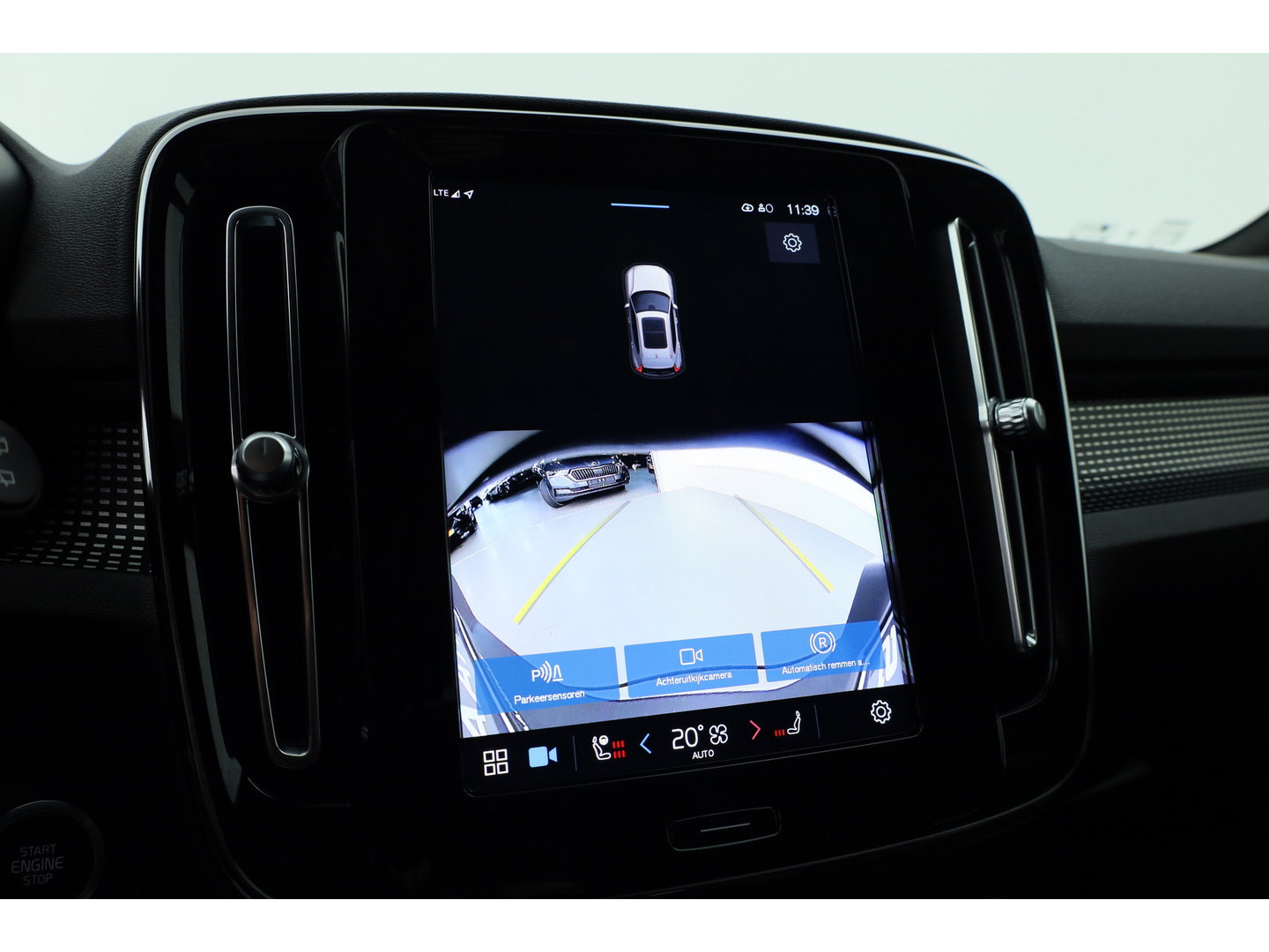 Volvo XC40 2.0 B3 Plus Dark | Pilot Assist | Memory Seat | Camera | Stoel- Stuurverw. | Apple Carplay | Google info.