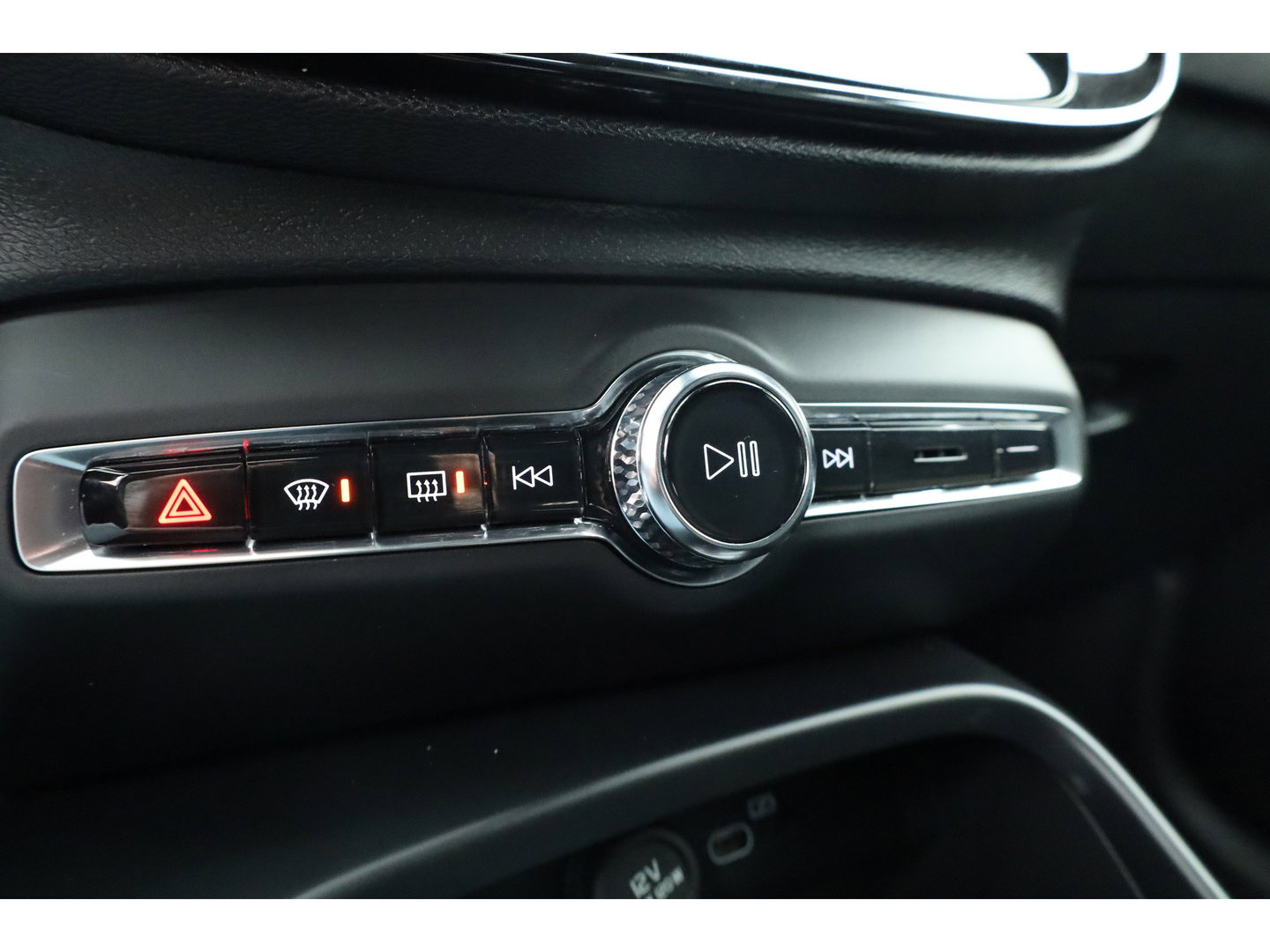 Volvo XC40 2.0 B3 Plus Dark | Pilot Assist | Memory Seat | Camera | Stoel- Stuurverw. | Apple Carplay | Google info.