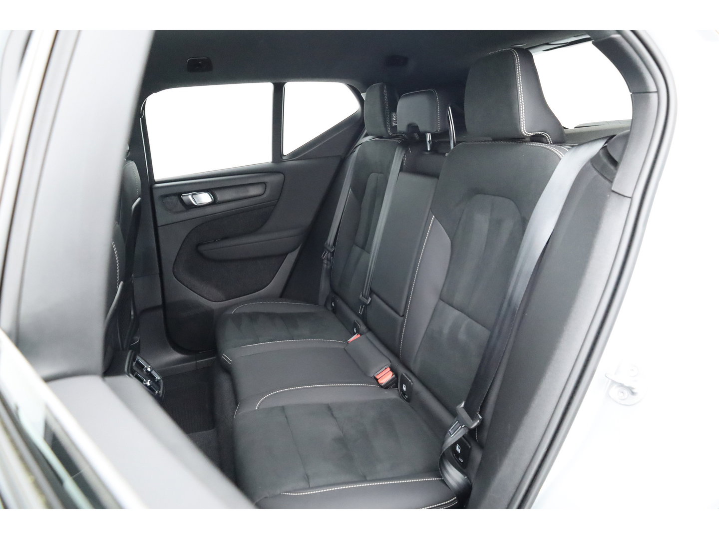 Volvo XC40 2.0 B3 Plus Dark | Pilot Assist | Memory Seat | Camera | Stoel- Stuurverw. | Apple Carplay | Google info.