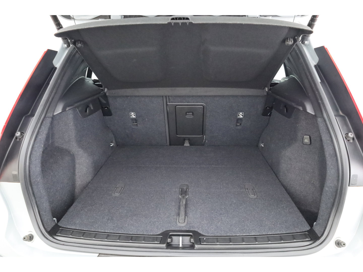 Volvo XC40 2.0 B3 Plus Dark | Pilot Assist | Memory Seat | Camera | Stoel- Stuurverw. | Apple Carplay | Google info.