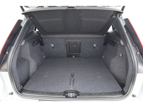 Volvo XC40 2.0 B3 Plus Dark | Pilot Assist | Memory Seat | Camera | Stoel- Stuurverw. | Apple Carplay | Google info.