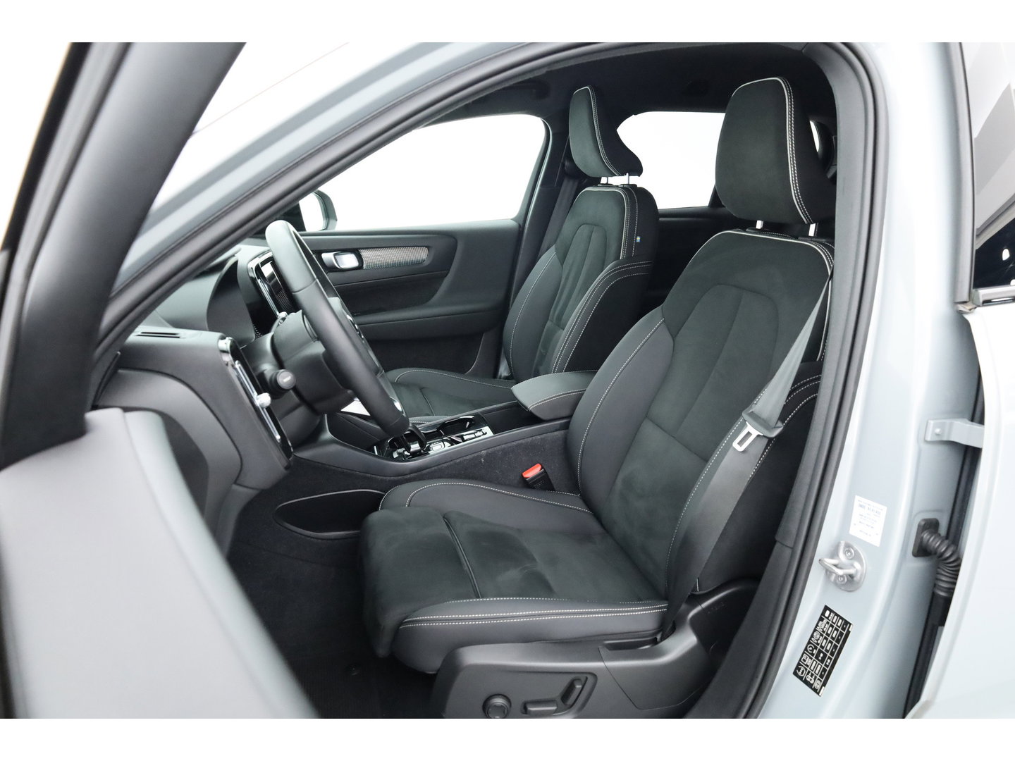 Volvo XC40 2.0 B3 Plus Dark | Pilot Assist | Memory Seat | Camera | Stoel- Stuurverw. | Apple Carplay | Google info.