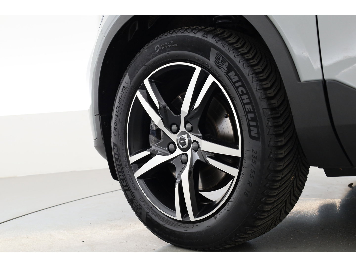 Volvo XC40 2.0 B3 Plus Dark | Pilot Assist | Memory Seat | Camera | Stoel- Stuurverw. | Apple Carplay | Google info.