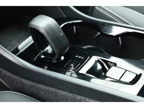 Volvo XC40 2.0 B3 Plus Dark | Pilot Assist | Memory Seat | Camera | Stoel- Stuurverw. | Apple Carplay | Google info.