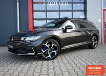 Volkswagen Passat - Variant Business 1.4 TSI PHEV GTE Business 218PK | Pano | Led | Carplay | Trekhaak | ACC | Stoel & Stuurwielverwarming | Trekhaak | Leder | Massage | Virtual Cockpit | SOH 93%