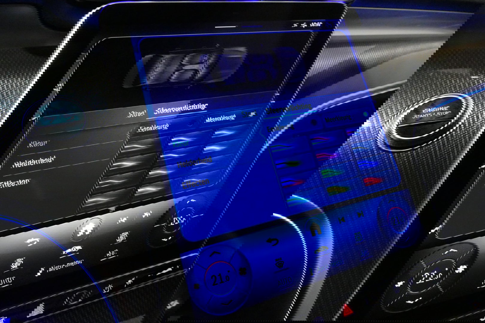 Mercedes-Benz C-Klasse 300 e AMG Line / C63s Look Diffuser / Panamericana Grille / Maxton Design Bodykit V.2 / Panoramadak / Elektr. verstelbare voorstoelen + memory / Stoelkoeling & -verwarming / Digital Light / Ambienteverlichting Plus / HUD / Rondomzichtcamera / 20'' LMV / S