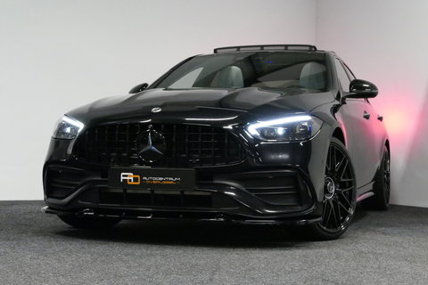 Mercedes-Benz C-Klasse 300 e AMG Line / C63s Look Diffuser / Panamericana Grille / Maxton Design Bodykit V.2 / Panoramadak / Elektr. verstelbare voorstoelen + memory / Stoelkoeling & -verwarming / Digital Light / Ambienteverlichting Plus / HUD / Rondomzichtcamera / 20'' LMV / S