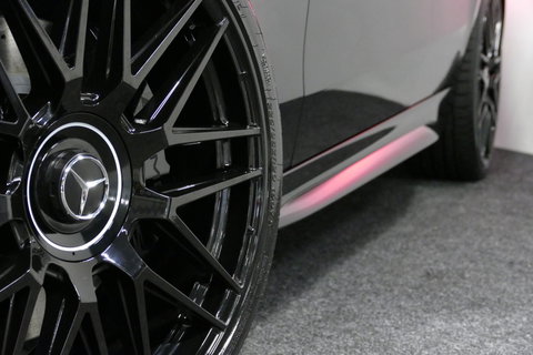 Mercedes-Benz C-Klasse 300 e AMG Line / C63s Look Diffuser / Panamericana Grille / Maxton Design Bodykit V.2 / Panoramadak / Elektr. verstelbare voorstoelen + memory / Stoelkoeling & -verwarming / Digital Light / Ambienteverlichting Plus / HUD / Rondomzichtcamera / 20'' LMV / S