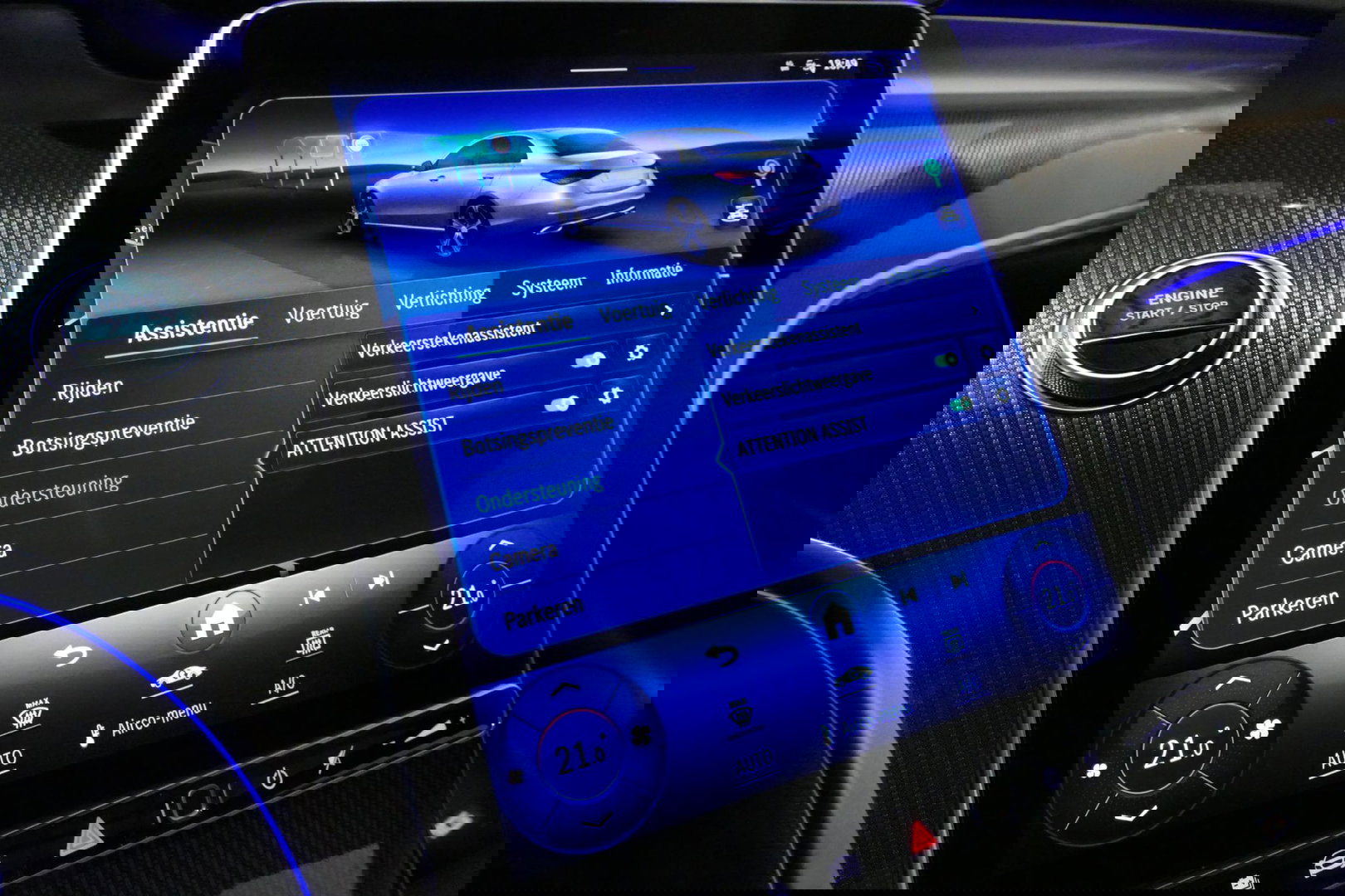 Mercedes-Benz C-Klasse 300 e AMG Line / C63s Look Diffuser / Panamericana Grille / Maxton Design Bodykit V.2 / Panoramadak / Elektr. verstelbare voorstoelen + memory / Stoelkoeling & -verwarming / Digital Light / Ambienteverlichting Plus / HUD / Rondomzichtcamera / 20'' LMV / S