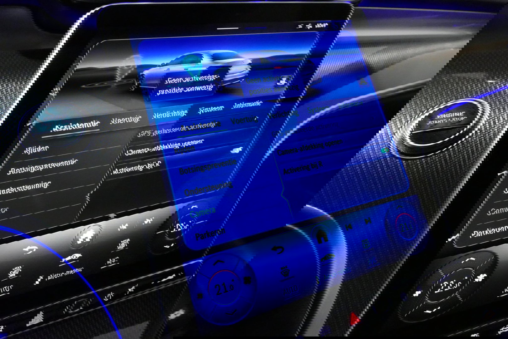 Mercedes-Benz C-Klasse 300 e AMG Line / C63s Look Diffuser / Panamericana Grille / Maxton Design Bodykit V.2 / Panoramadak / Elektr. verstelbare voorstoelen + memory / Stoelkoeling & -verwarming / Digital Light / Ambienteverlichting Plus / HUD / Rondomzichtcamera / 20'' LMV / S