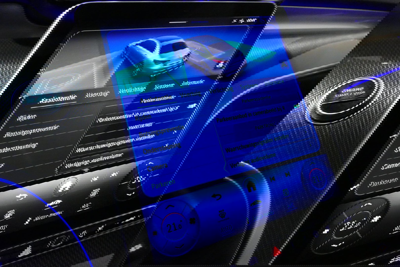 Mercedes-Benz C-Klasse 300 e AMG Line / C63s Look Diffuser / Panamericana Grille / Maxton Design Bodykit V.2 / Panoramadak / Elektr. verstelbare voorstoelen + memory / Stoelkoeling & -verwarming / Digital Light / Ambienteverlichting Plus / HUD / Rondomzichtcamera / 20'' LMV / S