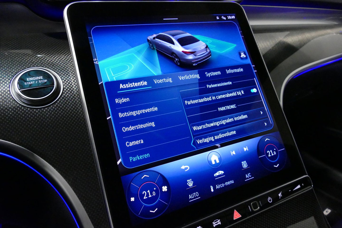 Mercedes-Benz C-Klasse 300 e AMG Line / C63s Look Diffuser / Panamericana Grille / Maxton Design Bodykit V.2 / Panoramadak / Elektr. verstelbare voorstoelen + memory / Stoelkoeling & -verwarming / Digital Light / Ambienteverlichting Plus / HUD / Rondomzichtcamera / 20'' LMV / S