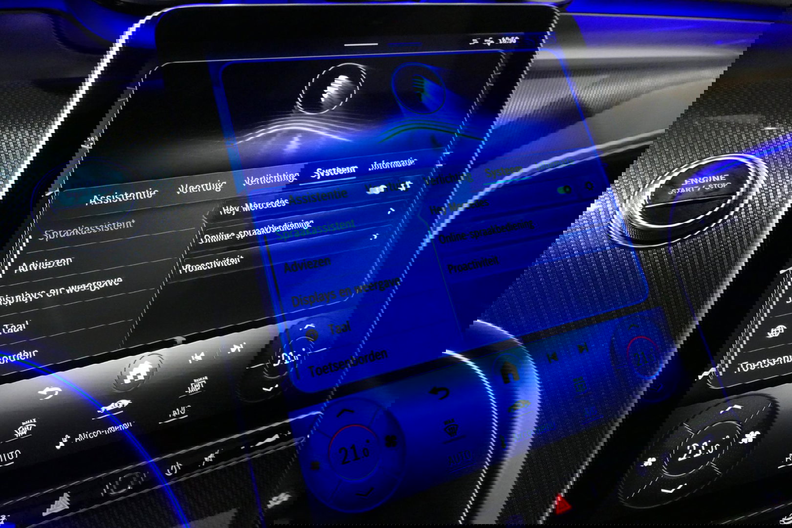 Mercedes-Benz C-Klasse 300 e AMG Line / C63s Look Diffuser / Panamericana Grille / Maxton Design Bodykit V.2 / Panoramadak / Elektr. verstelbare voorstoelen + memory / Stoelkoeling & -verwarming / Digital Light / Ambienteverlichting Plus / HUD / Rondomzichtcamera / 20'' LMV / S