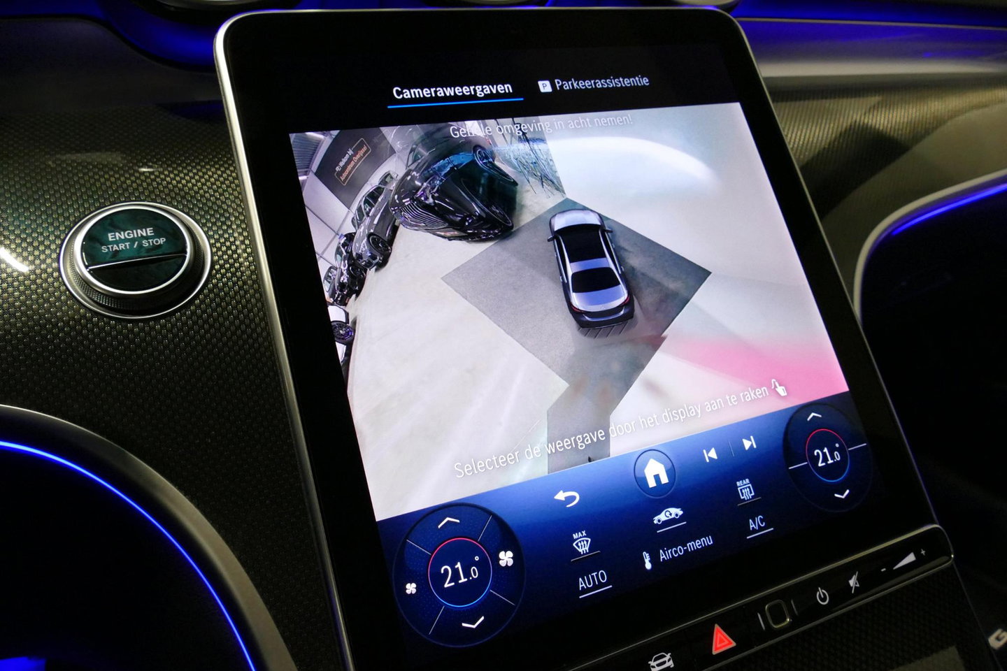 Mercedes-Benz C-Klasse 300 e AMG Line / C63s Look Diffuser / Panamericana Grille / Maxton Design Bodykit V.2 / Panoramadak / Elektr. verstelbare voorstoelen + memory / Stoelkoeling & -verwarming / Digital Light / Ambienteverlichting Plus / HUD / Rondomzichtcamera / 20'' LMV / S