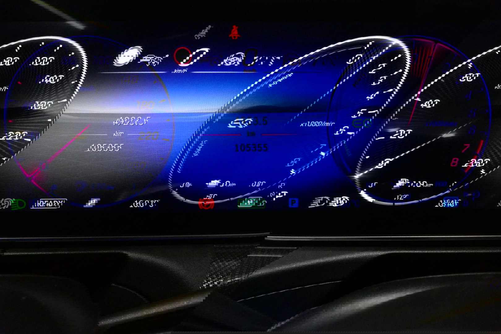 Mercedes-Benz C-Klasse 300 e AMG Line / C63s Look Diffuser / Panamericana Grille / Maxton Design Bodykit V.2 / Panoramadak / Elektr. verstelbare voorstoelen + memory / Stoelkoeling & -verwarming / Digital Light / Ambienteverlichting Plus / HUD / Rondomzichtcamera / 20'' LMV / S