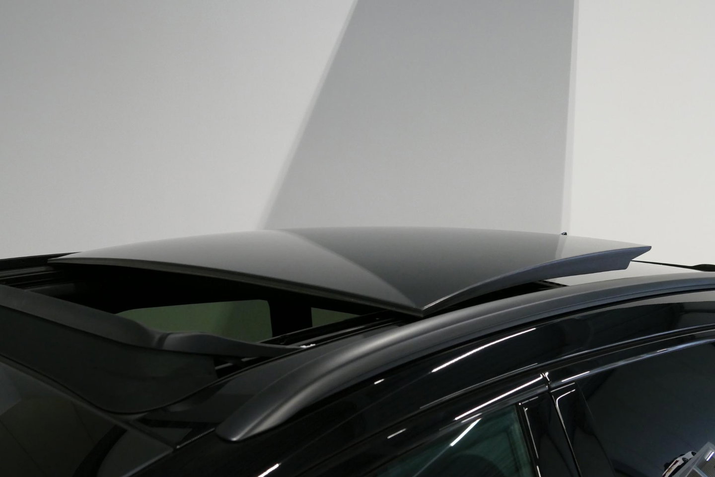 Audi A6 Avant 55 TFSI e quattro S Competition / RS6 Look / S Line / Maxton Design Bodykit V.2 / Panoramadak / Matrix LED / Stoelverwarming voor + achter / Apple Carplay - Android Auto / 21'' Vossen Look / Achteruitrijcamera / Dodehoek detectie / Audi Sound System