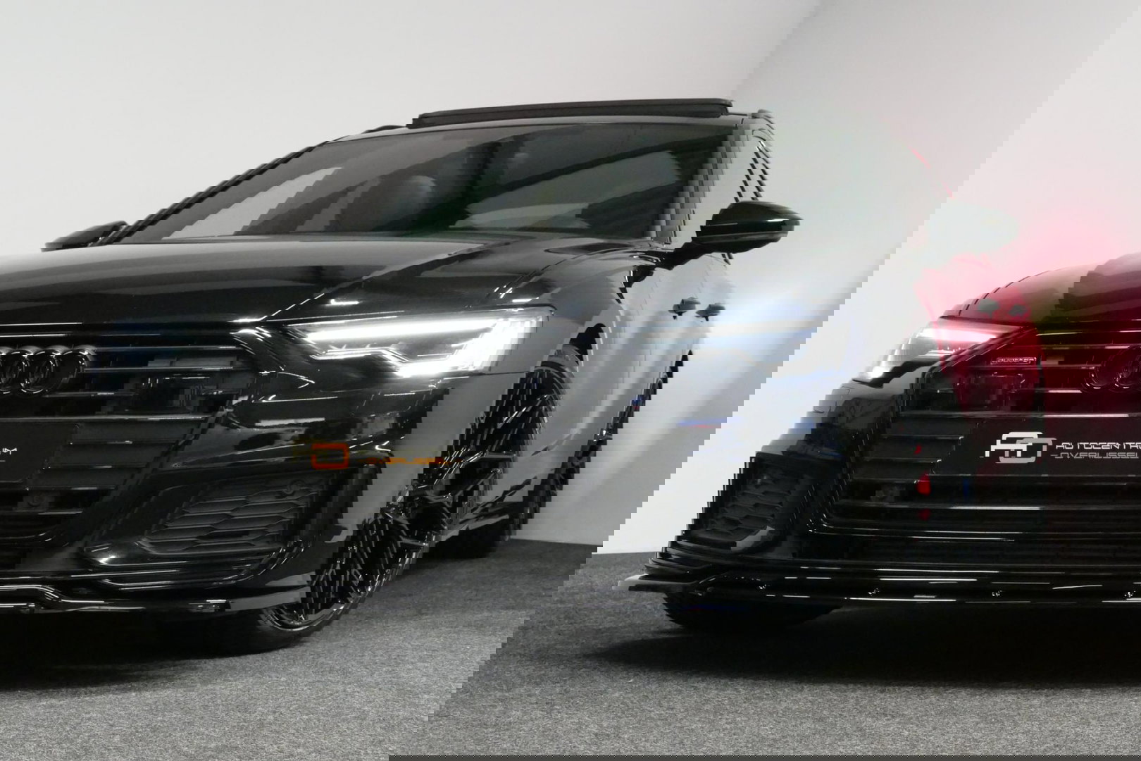 Audi A6 Avant 55 TFSI e quattro S Competition / RS6 Look / S Line / Maxton Design Bodykit V.2 / Panoramadak / Matrix LED / Stoelverwarming voor + achter / Apple Carplay - Android Auto / 21'' Vossen Look / Achteruitrijcamera / Dodehoek detectie / Audi Sound System