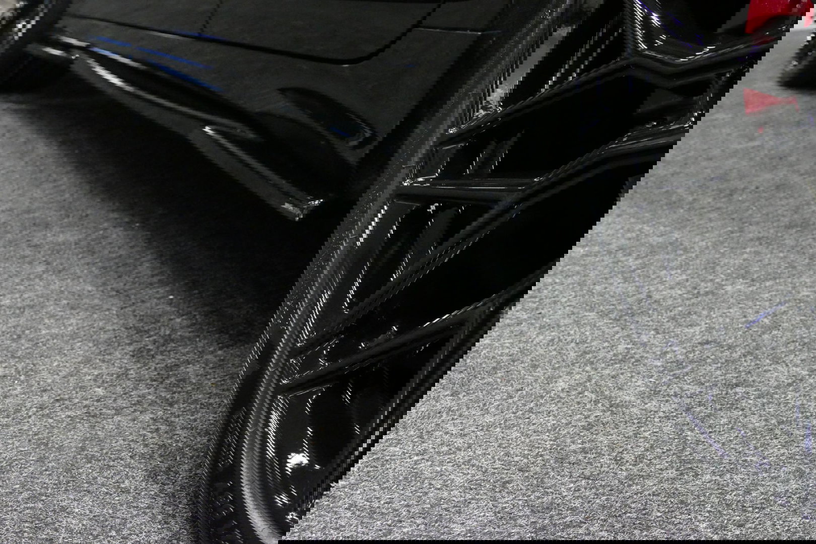 Audi A6 Avant 55 TFSI e quattro S Competition / RS6 Look / S Line / Maxton Design Bodykit V.2 / Panoramadak / Matrix LED / Stoelverwarming voor + achter / Apple Carplay - Android Auto / 21'' Vossen Look / Achteruitrijcamera / Dodehoek detectie / Audi Sound System