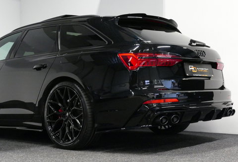 Audi A6 Avant 55 TFSI e quattro S Competition / RS6 Look / S Line / Maxton Design Bodykit V.2 / Panoramadak / Matrix LED / Stoelverwarming voor + achter / Apple Carplay - Android Auto / 21'' Vossen Look / Achteruitrijcamera / Dodehoek detectie / Audi Sound System