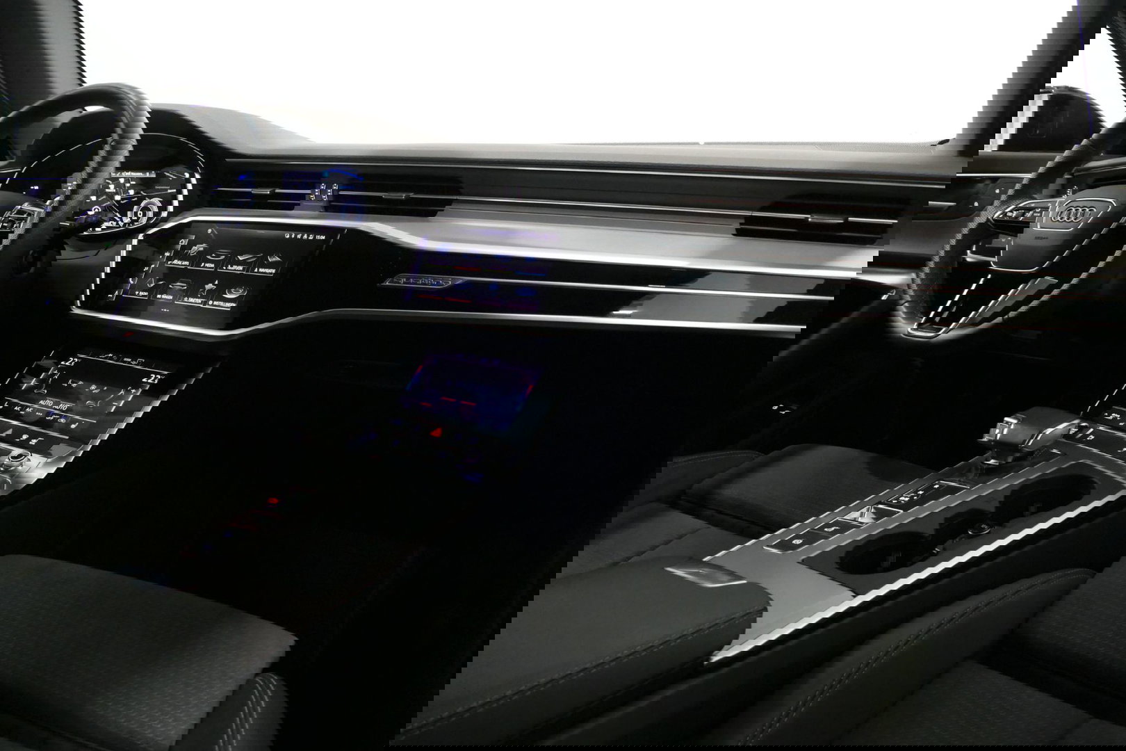 Audi A6 Avant 55 TFSI e quattro S Competition / RS6 Look / S Line / Maxton Design Bodykit V.2 / Panoramadak / Matrix LED / Stoelverwarming voor + achter / Apple Carplay - Android Auto / 21'' Vossen Look / Achteruitrijcamera / Dodehoek detectie / Audi Sound System