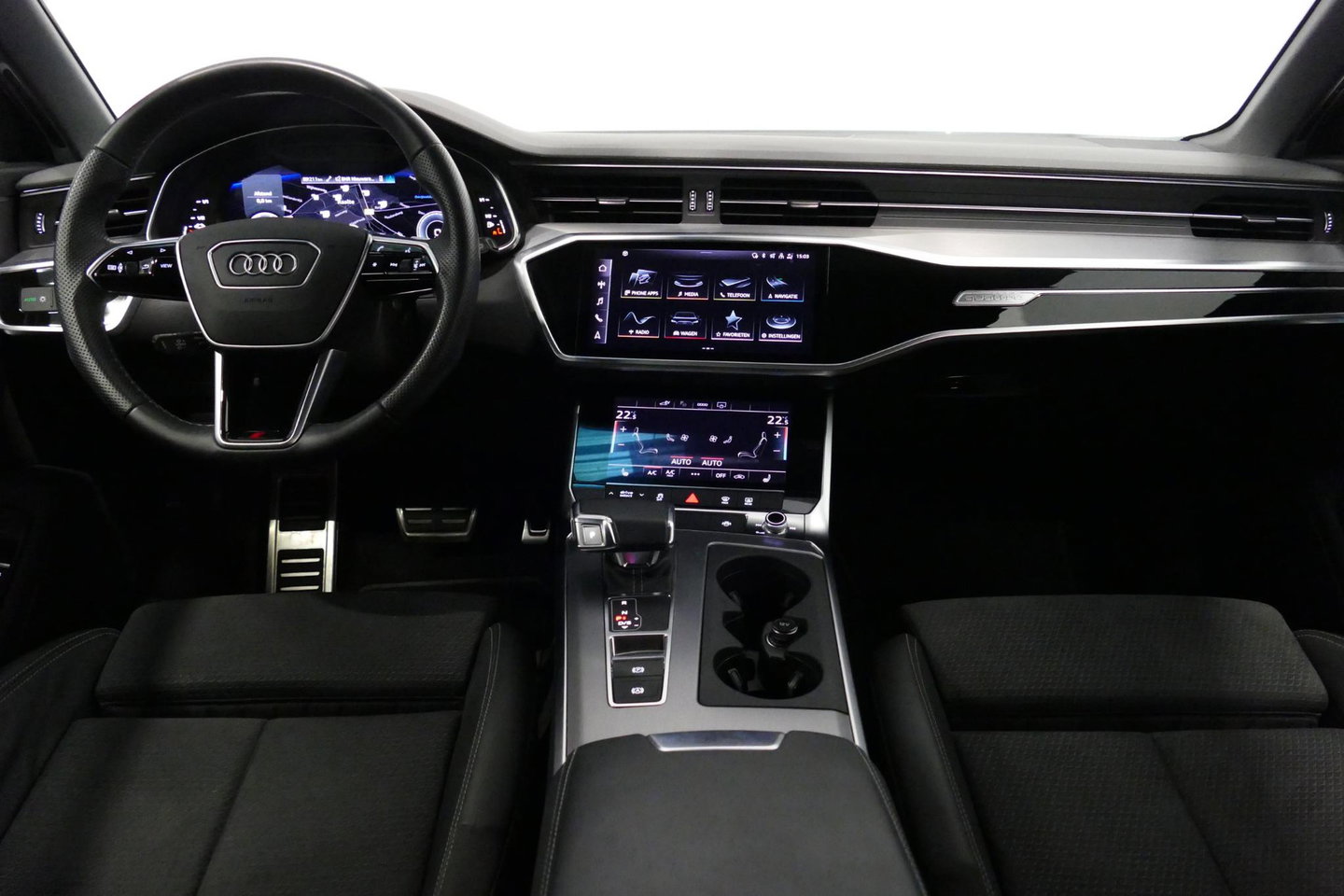 Audi A6 Avant 55 TFSI e quattro S Competition / RS6 Look / S Line / Maxton Design Bodykit V.2 / Panoramadak / Matrix LED / Stoelverwarming voor + achter / Apple Carplay - Android Auto / 21'' Vossen Look / Achteruitrijcamera / Dodehoek detectie / Audi Sound System