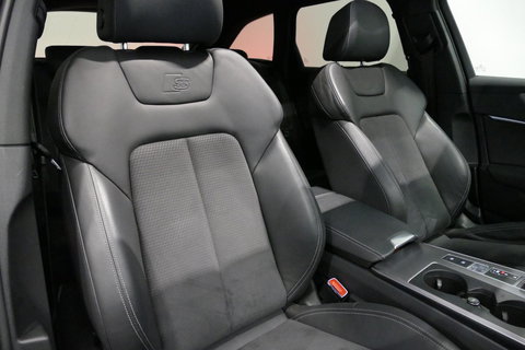 Audi A6 Avant 55 TFSI e quattro S Competition / RS6 Look / S Line / Maxton Design Bodykit V.2 / Panoramadak / Matrix LED / Stoelverwarming voor + achter / Apple Carplay - Android Auto / 21'' Vossen Look / Achteruitrijcamera / Dodehoek detectie / Audi Sound System