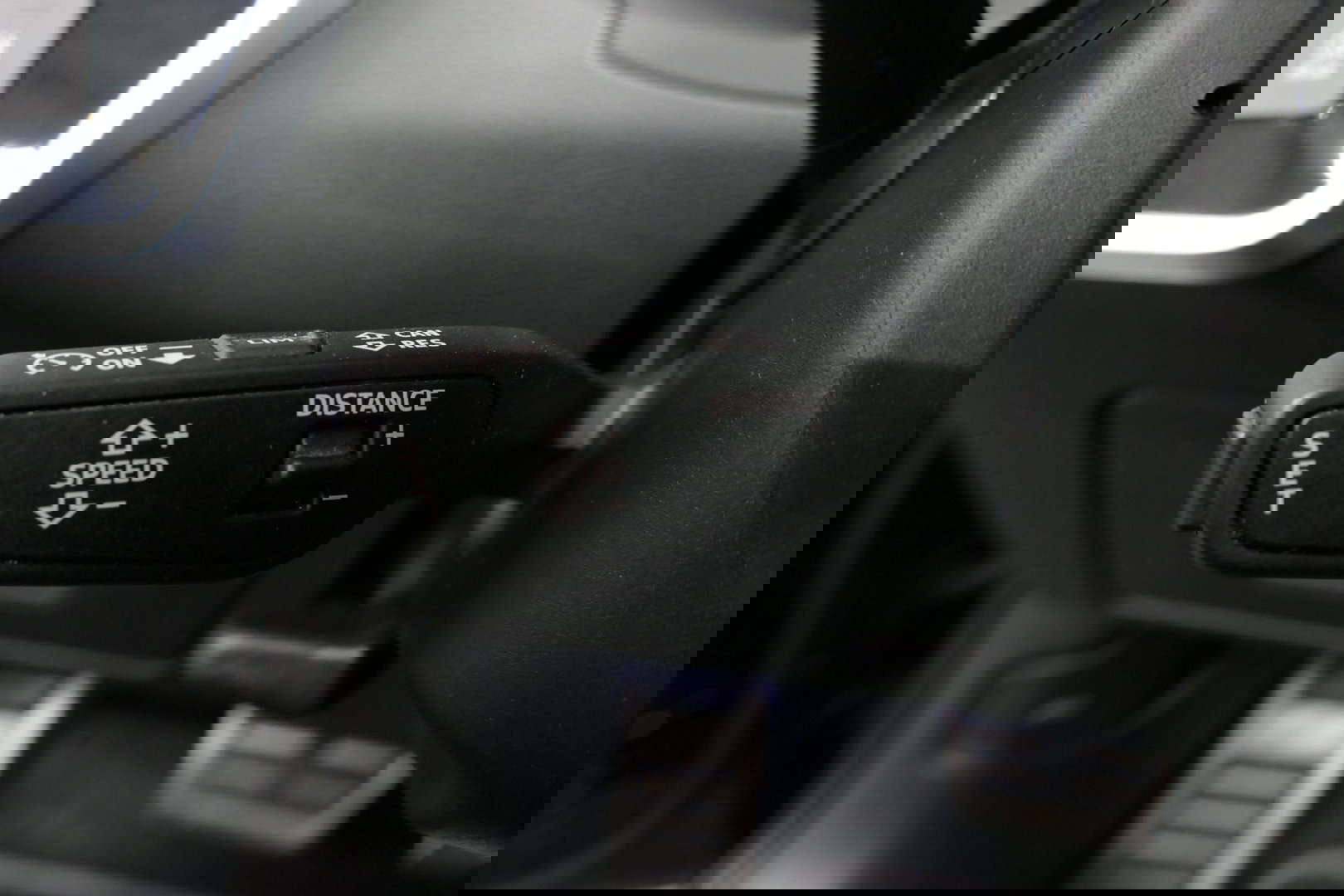 Audi A6 Avant 55 TFSI e quattro S Competition / RS6 Look / S Line / Maxton Design Bodykit V.2 / Panoramadak / Matrix LED / Stoelverwarming voor + achter / Apple Carplay - Android Auto / 21'' Vossen Look / Achteruitrijcamera / Dodehoek detectie / Audi Sound System