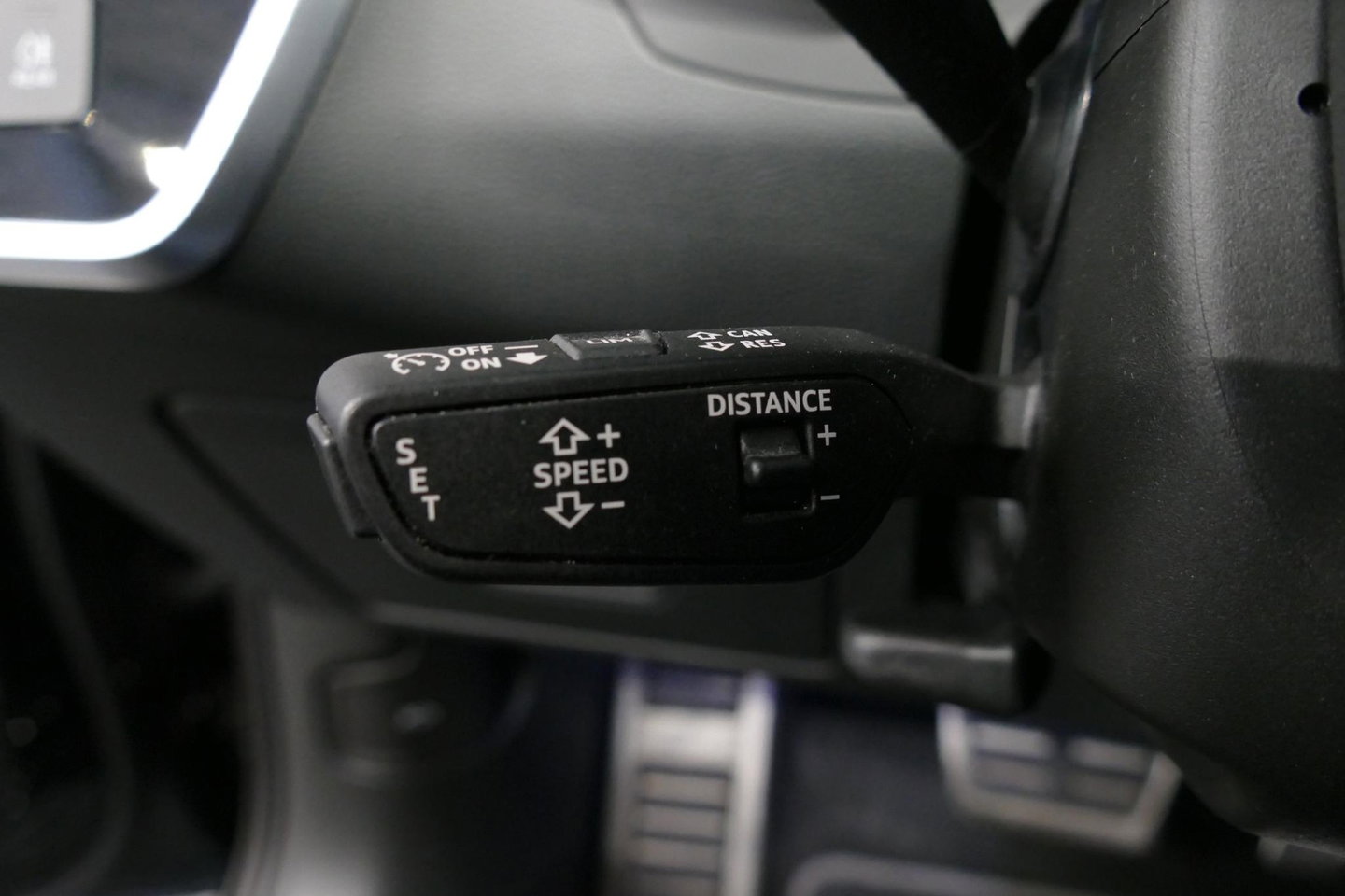 Audi A6 Avant 55 TFSI e quattro S Competition / RS6 Look / S Line / Maxton Design Bodykit V.2 / Panoramadak / Matrix LED / Stoelverwarming voor + achter / Apple Carplay - Android Auto / 21'' Vossen Look / Achteruitrijcamera / Dodehoek detectie / Audi Sound System