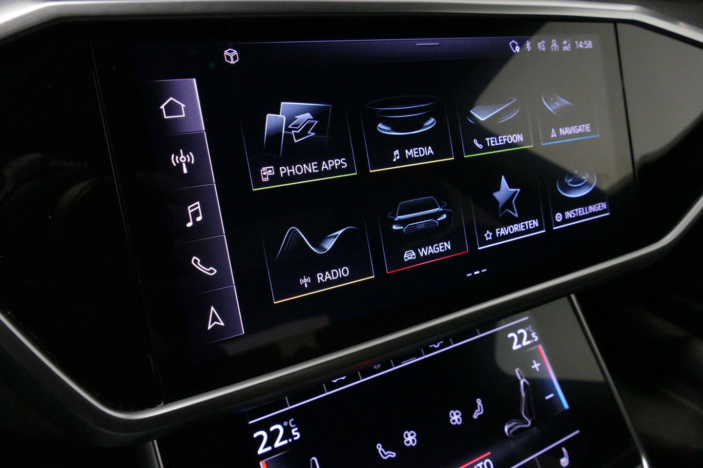 Audi A6 Avant 55 TFSI e quattro S Competition / RS6 Look / S Line / Maxton Design Bodykit V.2 / Panoramadak / Matrix LED / Stoelverwarming voor + achter / Apple Carplay - Android Auto / 21'' Vossen Look / Achteruitrijcamera / Dodehoek detectie / Audi Sound System