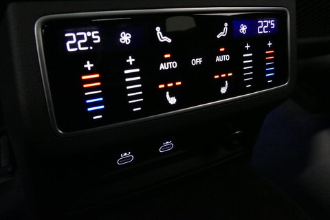 Audi A6 Avant 55 TFSI e quattro S Competition / RS6 Look / S Line / Maxton Design Bodykit V.2 / Panoramadak / Matrix LED / Stoelverwarming voor + achter / Apple Carplay - Android Auto / 21'' Vossen Look / Achteruitrijcamera / Dodehoek detectie / Audi Sound System