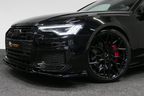Audi A6 Avant 55 TFSI e quattro S Competition / RS6 Look / S Line / Maxton Design Bodykit V.2 / Panoramadak / Matrix LED / Stoelverwarming voor + achter / Apple Carplay - Android Auto / 21'' Vossen Look / Achteruitrijcamera / Dodehoek detectie / Audi Sound System