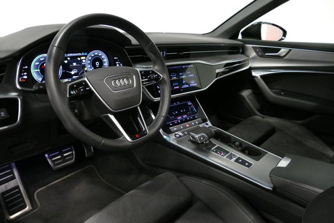 Audi A6 Avant 55 TFSI e quattro S Competition / RS6 Look / S Line / Maxton Design Bodykit V.2 / Panoramadak / Matrix LED / Stoelverwarming voor + achter / Apple Carplay - Android Auto / 21'' Vossen Look / Achteruitrijcamera / Dodehoek detectie / Audi Sound System