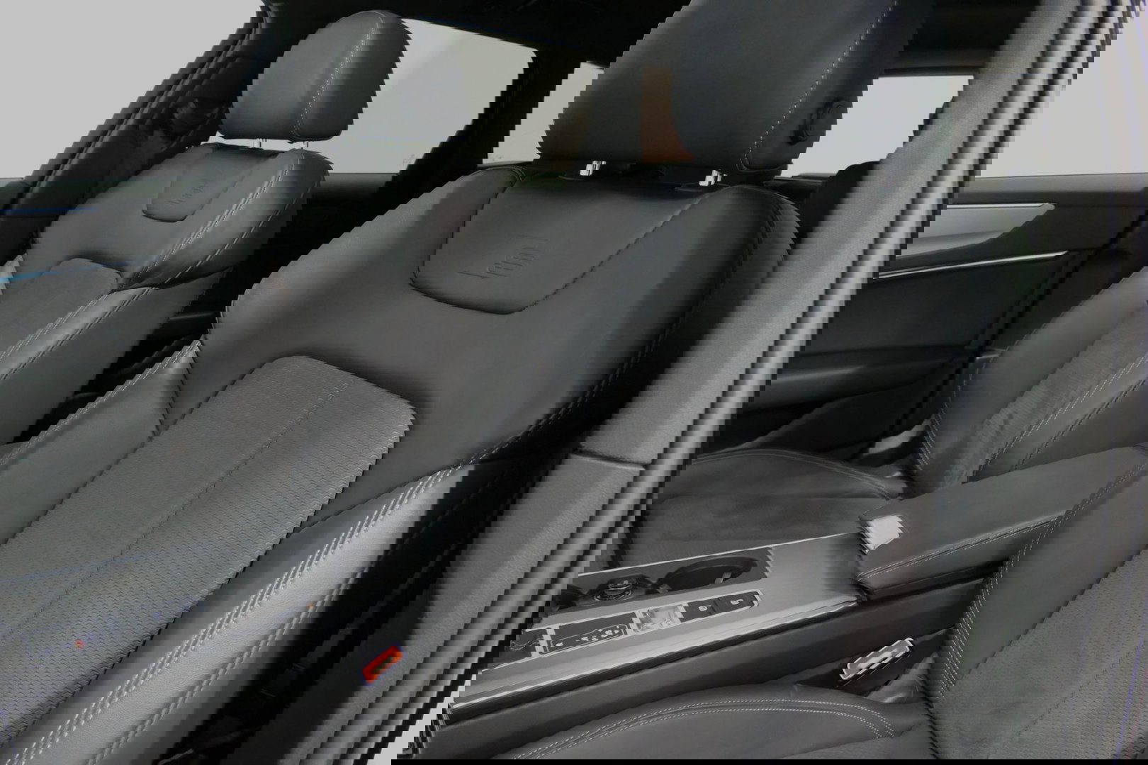 Audi A6 Avant 55 TFSI e quattro S Competition / RS6 Look / S Line / Maxton Design Bodykit V.2 / Panoramadak / Matrix LED / Stoelverwarming voor + achter / Apple Carplay - Android Auto / 21'' Vossen Look / Achteruitrijcamera / Dodehoek detectie / Audi Sound System